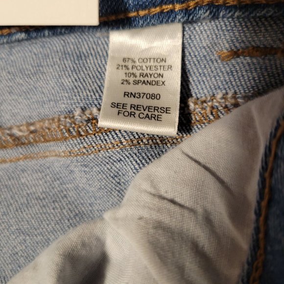 Distressed Lightwash Jeans - Picture 12 of 15